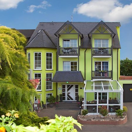 Moselhotel Weinhaus Simon 'Sauna'Restaurant'Eladesaeule Wintrich Esterno foto