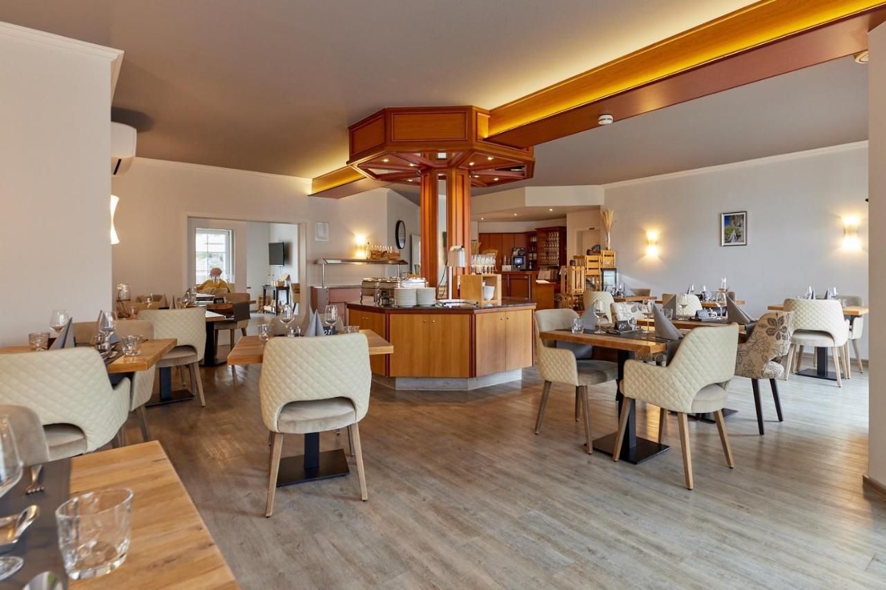 Moselhotel Weinhaus Simon 'Sauna'Restaurant'Eladesaeule Wintrich Esterno foto