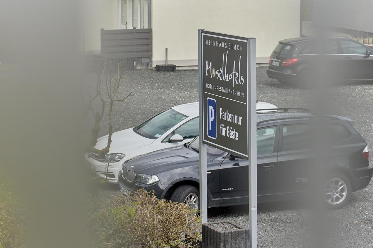 Moselhotel Weinhaus Simon 'Sauna'Restaurant'Eladesaeule Wintrich Esterno foto
