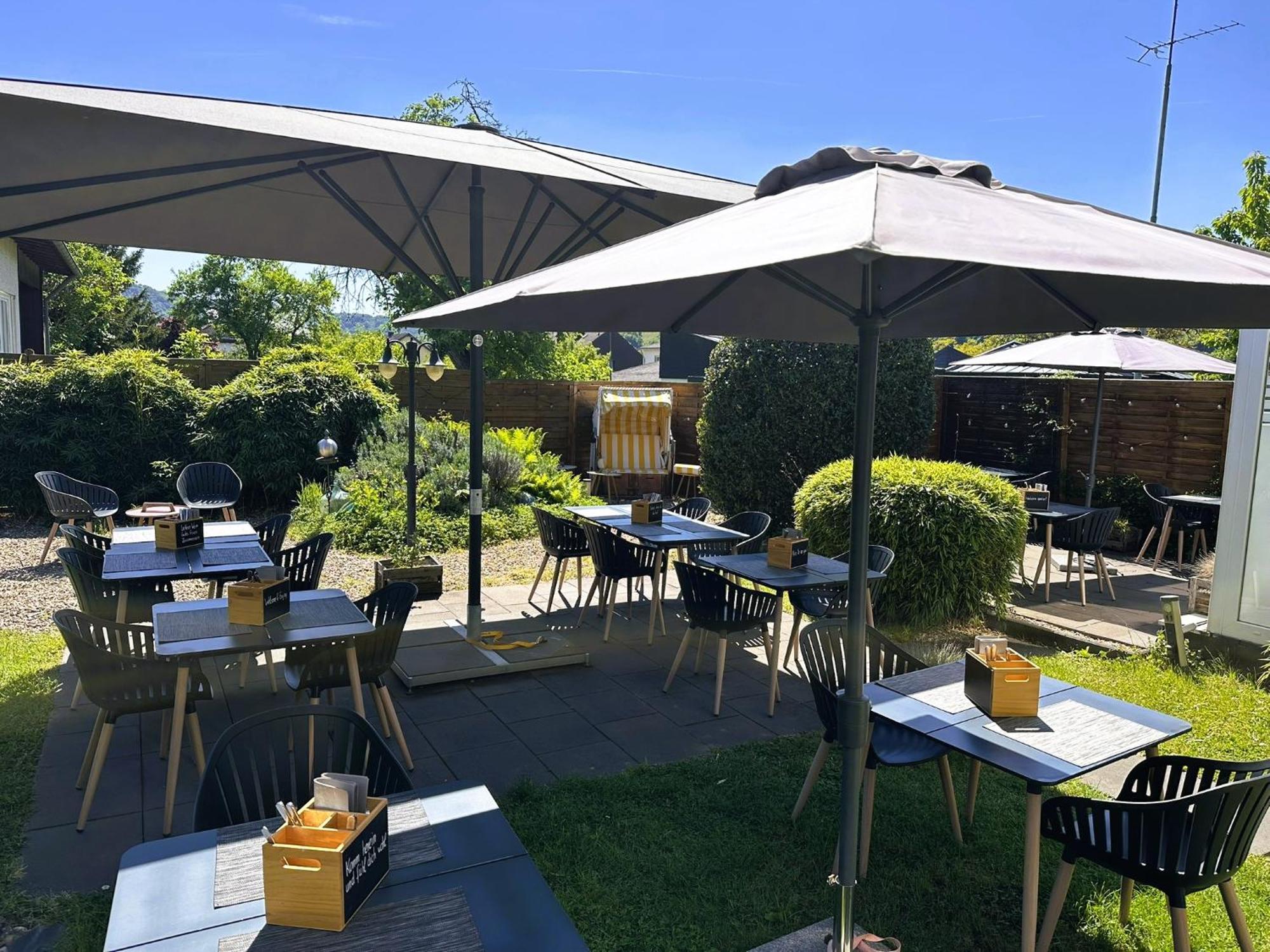 Moselhotel Weinhaus Simon 'Sauna'Restaurant'Eladesaeule Wintrich Esterno foto
