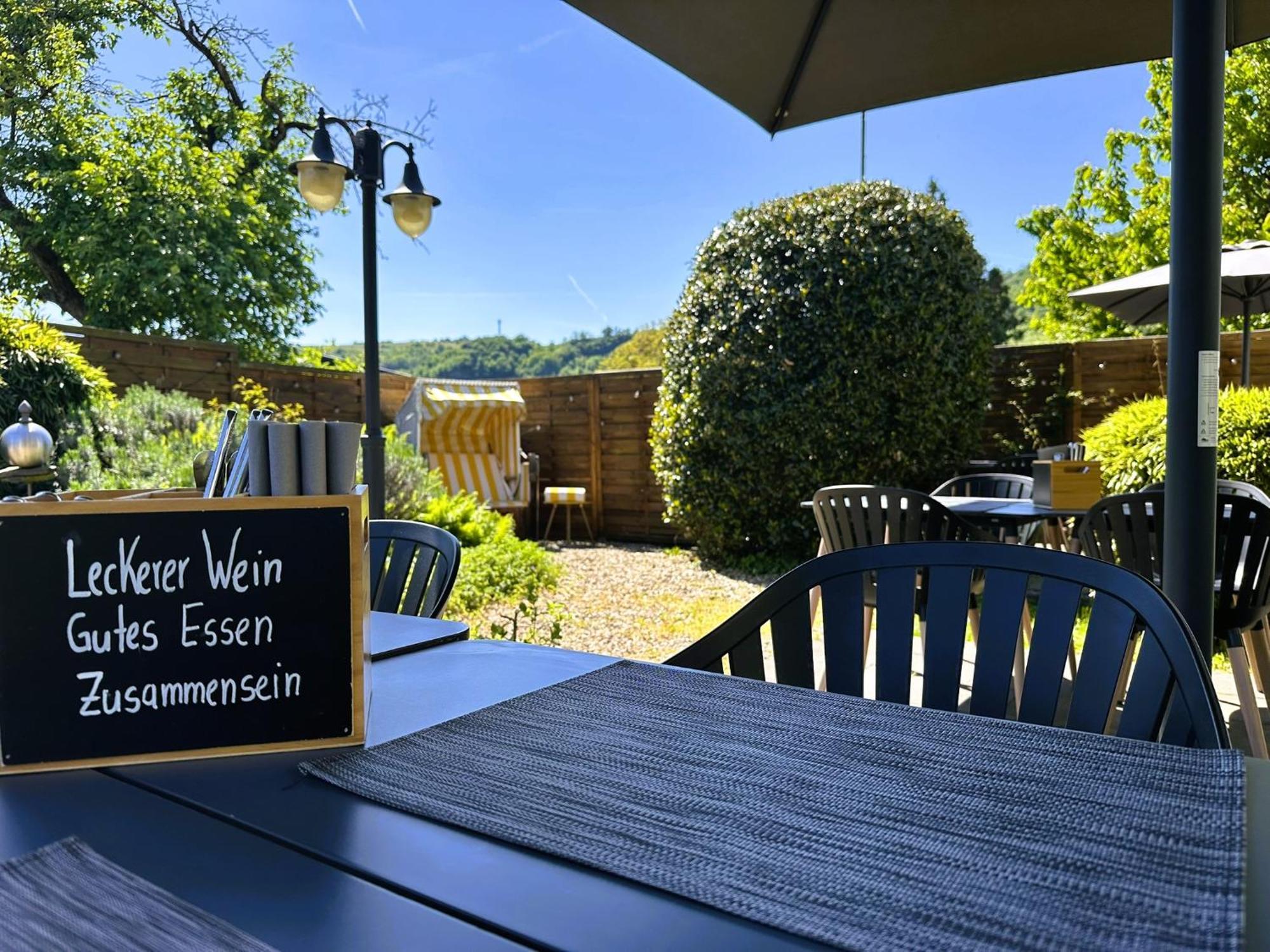Moselhotel Weinhaus Simon 'Sauna'Restaurant'Eladesaeule Wintrich Esterno foto