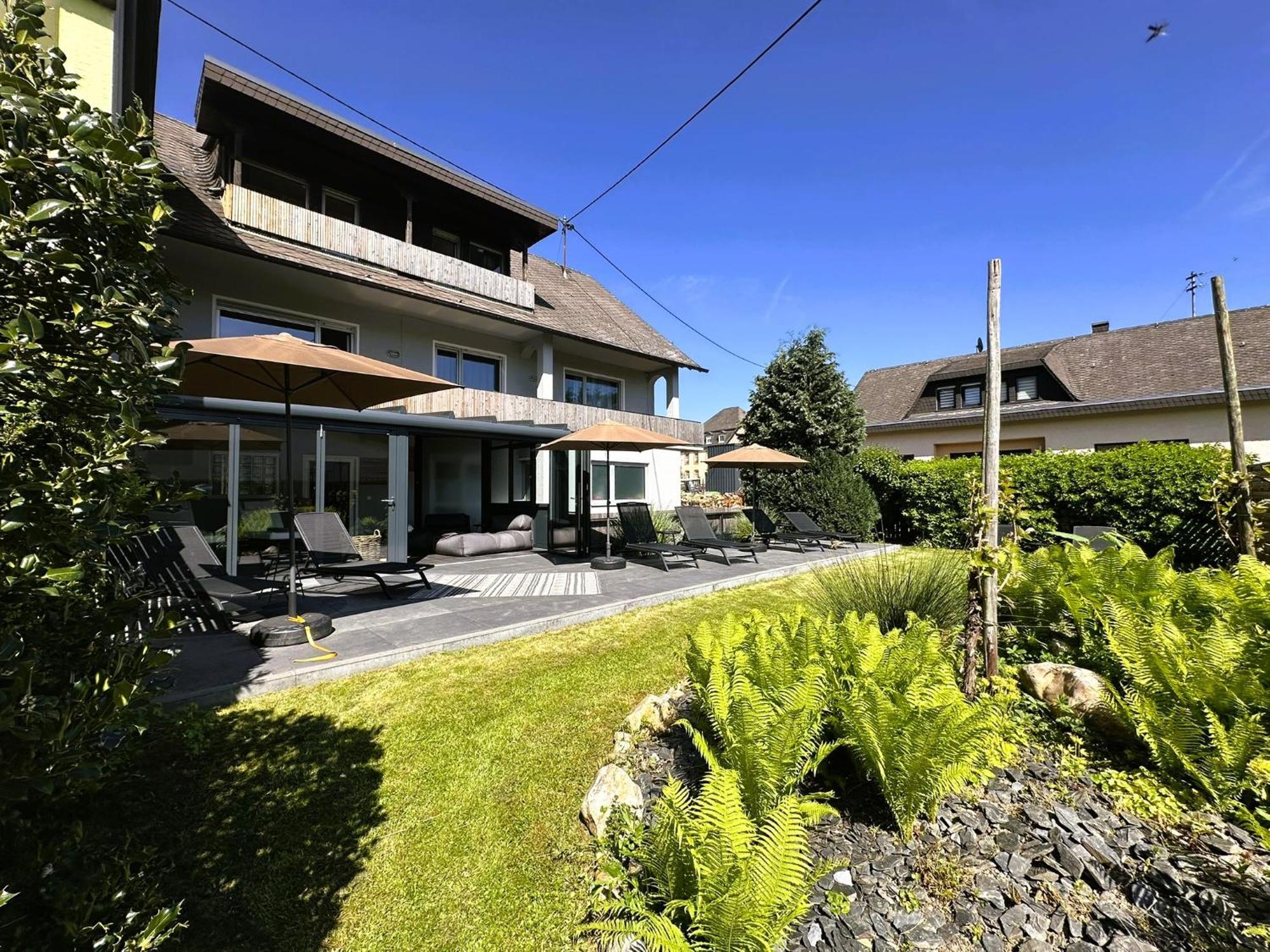 Moselhotel Weinhaus Simon 'Sauna'Restaurant'Eladesaeule Wintrich Esterno foto